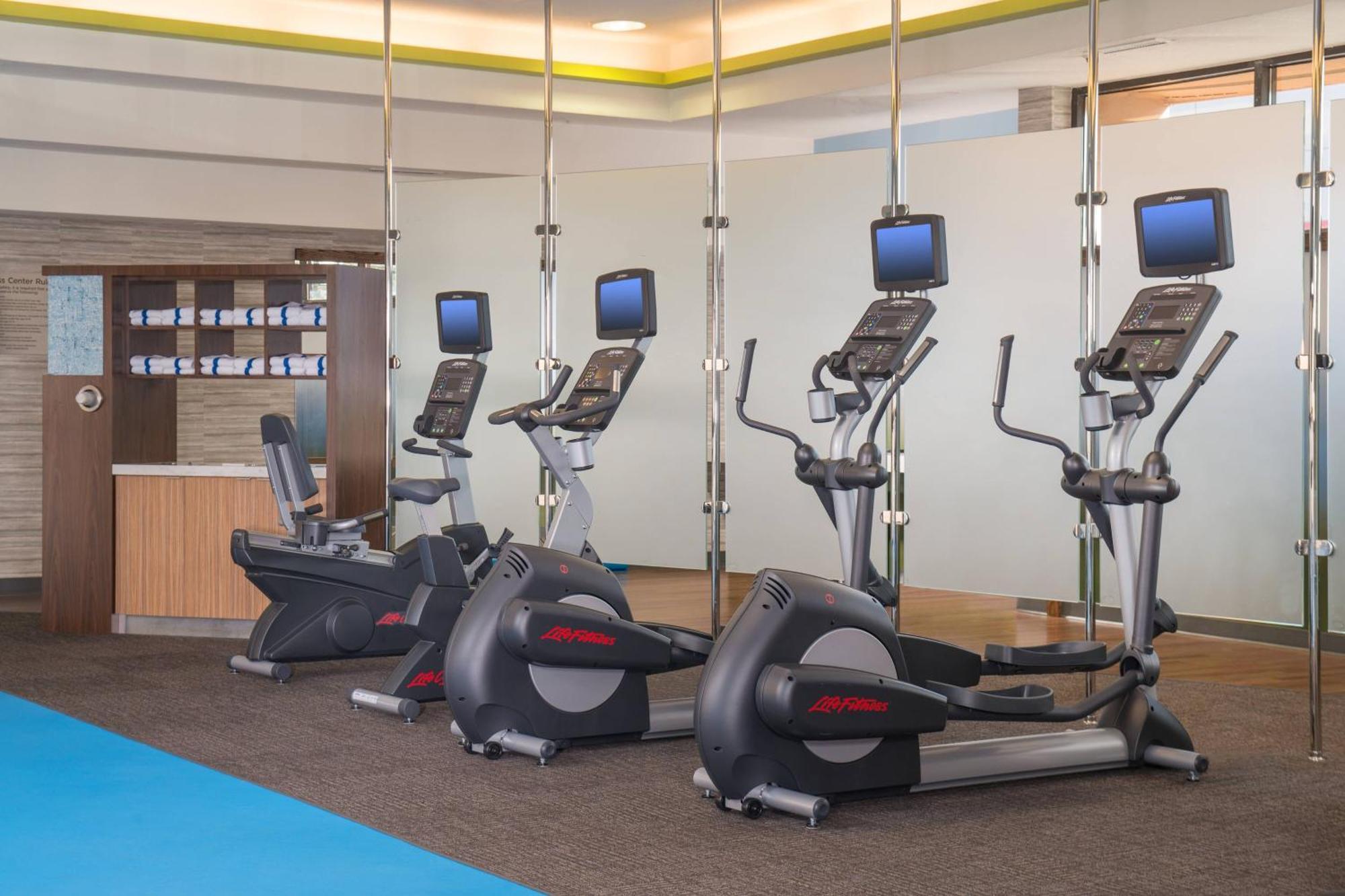 Courtyard By Marriott Silver Spring North/White Oak Ngoại thất bức ảnh