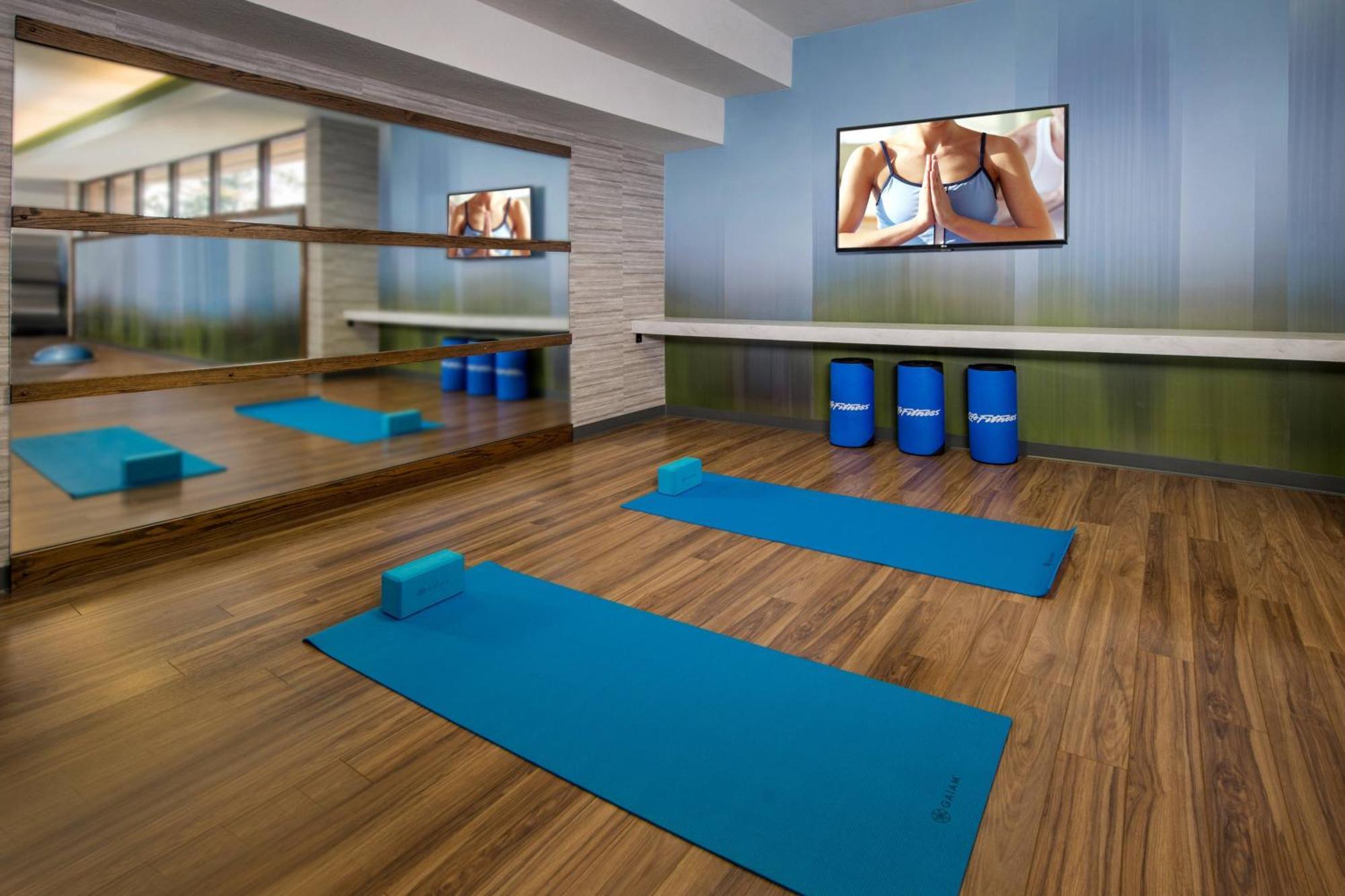 Courtyard By Marriott Silver Spring North/White Oak Ngoại thất bức ảnh
