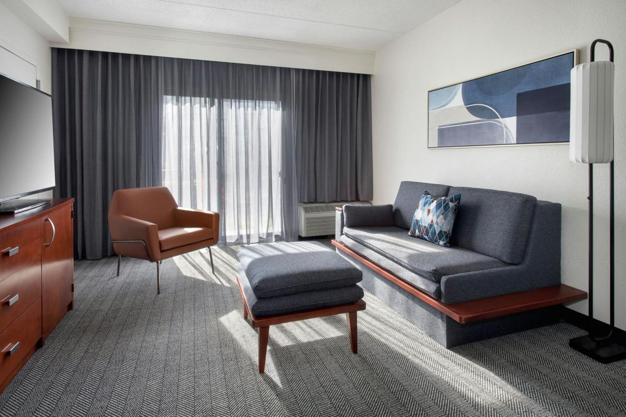 Courtyard By Marriott Silver Spring North/White Oak Ngoại thất bức ảnh